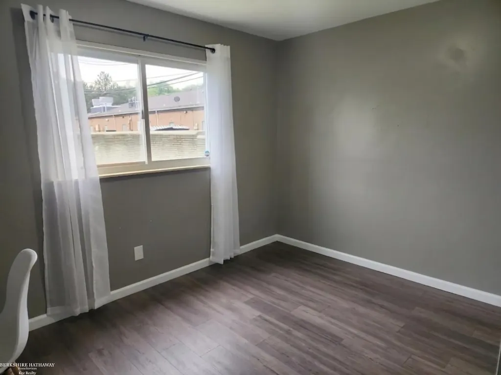 26058 Lamour Street Harrison Charter Township MI 48045