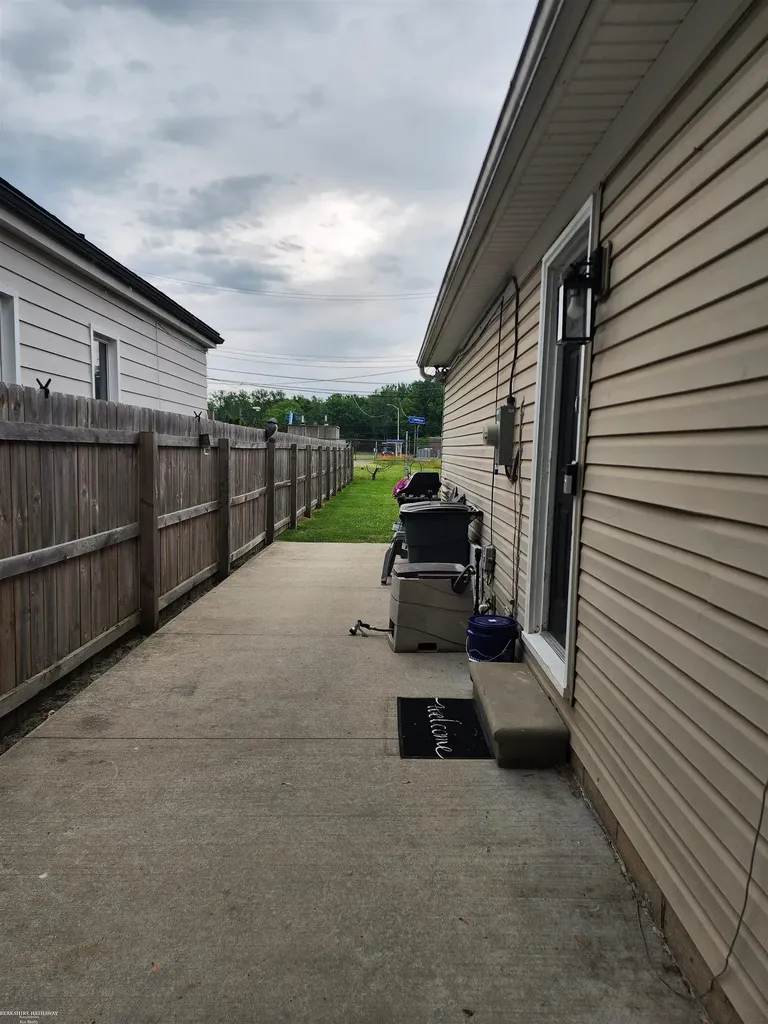 26058 Lamour Street Harrison Charter Township MI 48045
