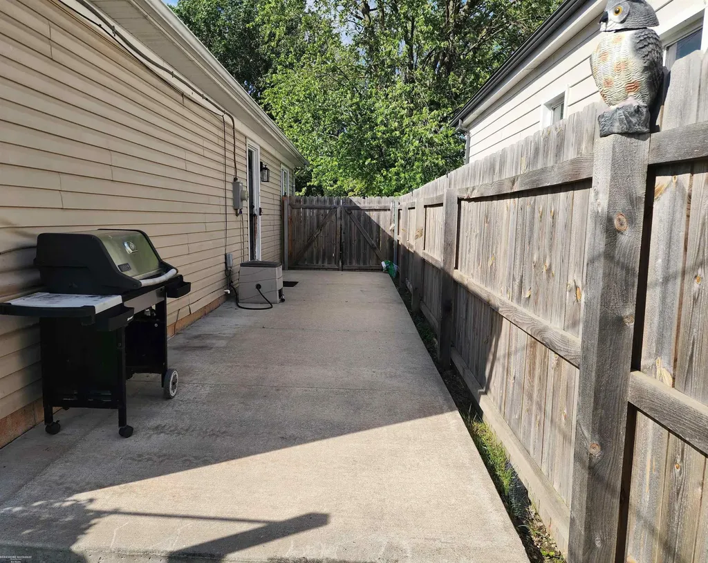 26058 Lamour Street Harrison Charter Township MI 48045