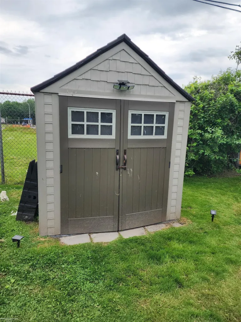 26058 Lamour Street Harrison Charter Township MI 48045