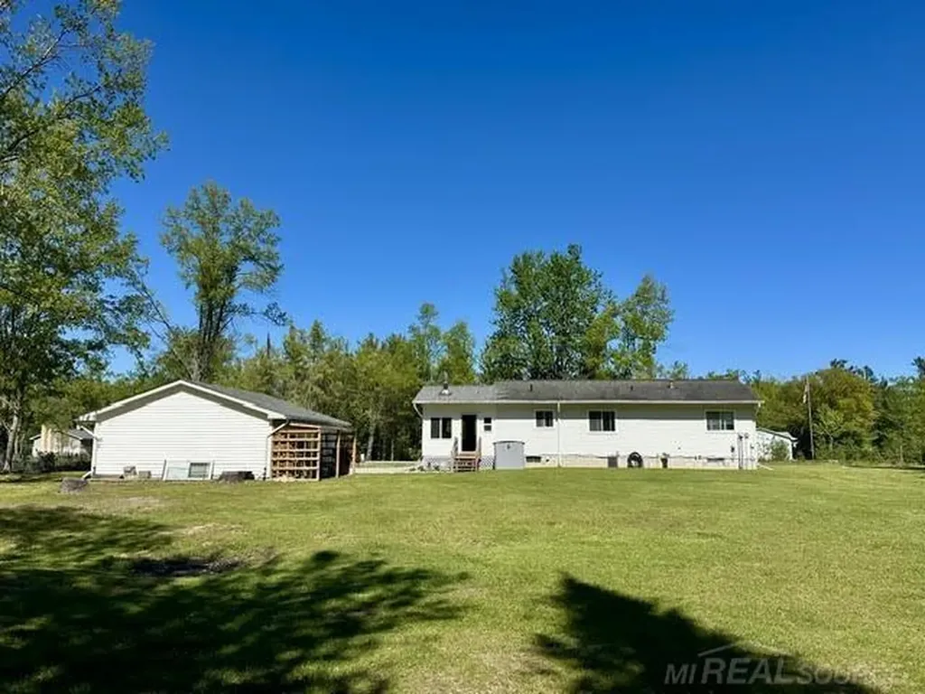 17900 Iroquois Drive Hillman Township MI 49707