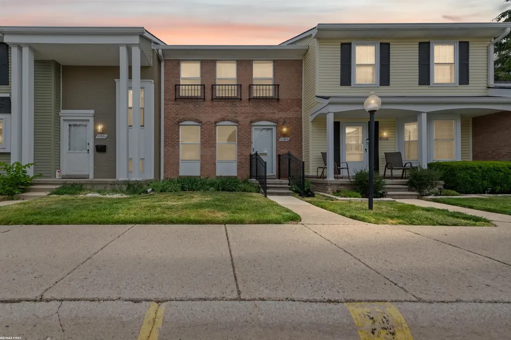37578 Charter Oa Boulevard Clinton Charter Township MI 48036