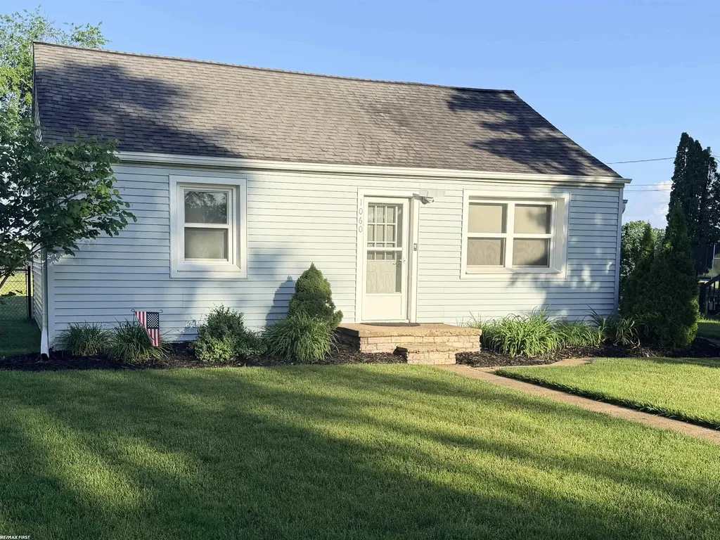 1060 S Kalamazoo Avenue Marshall City MI 49068