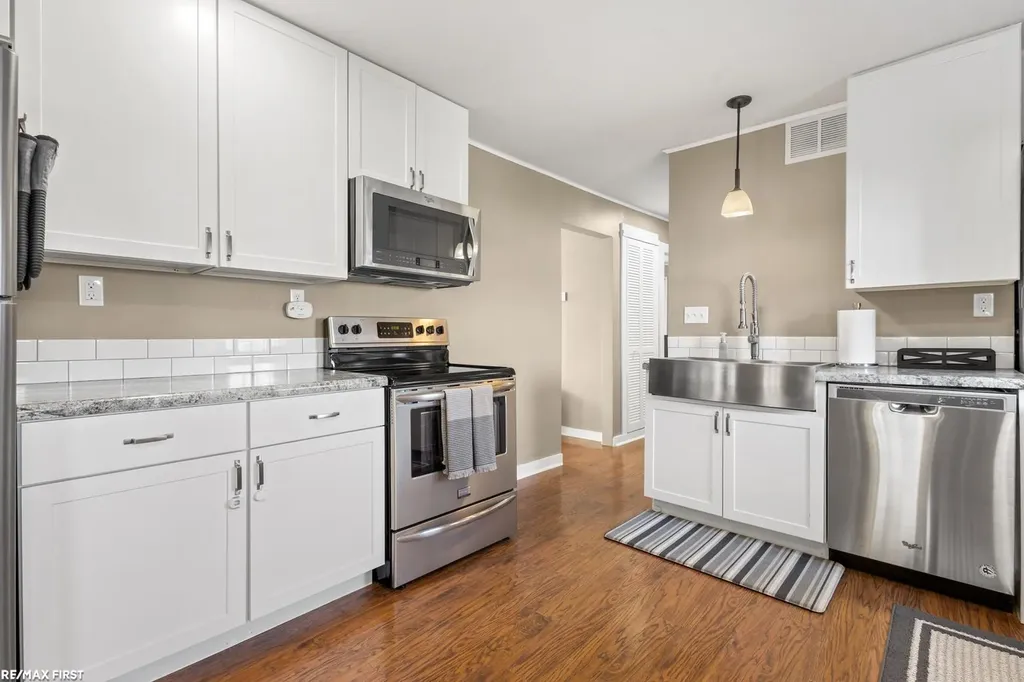 1060 S Kalamazoo Avenue Marshall City MI 49068