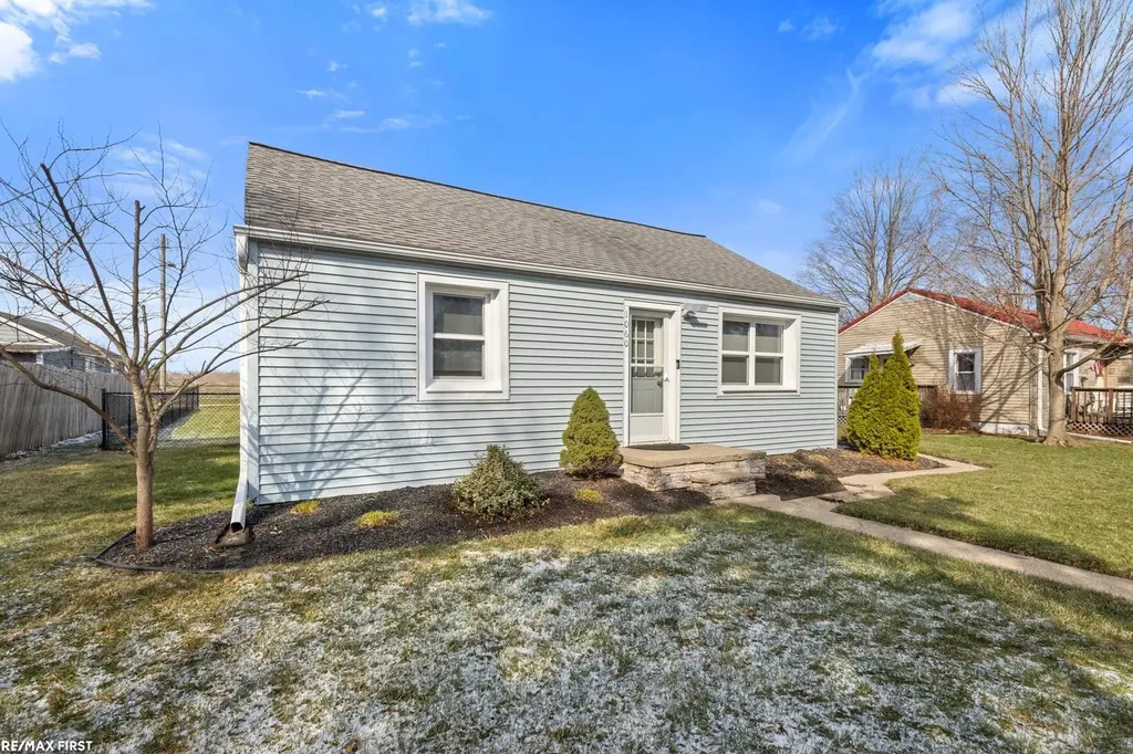 1060 S Kalamazoo Avenue Marshall City MI 49068
