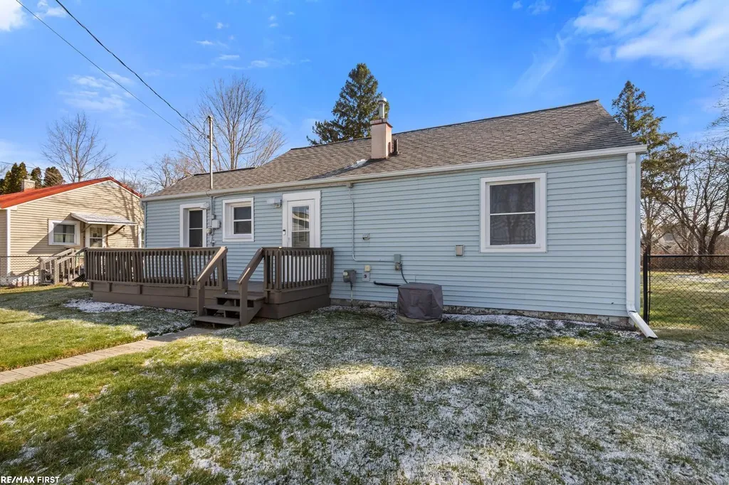 1060 S Kalamazoo Avenue Marshall City MI 49068