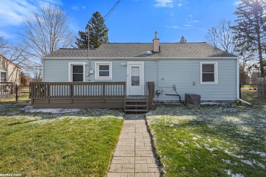1060 S Kalamazoo Avenue Marshall City MI 49068