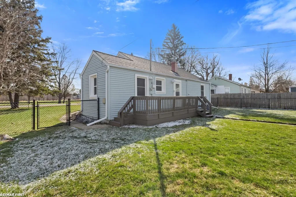 1060 S Kalamazoo Avenue Marshall City MI 49068