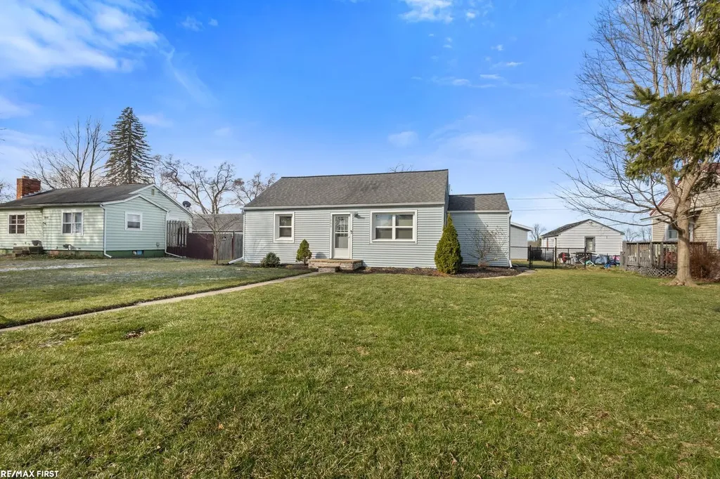 1060 S Kalamazoo Avenue Marshall City MI 49068