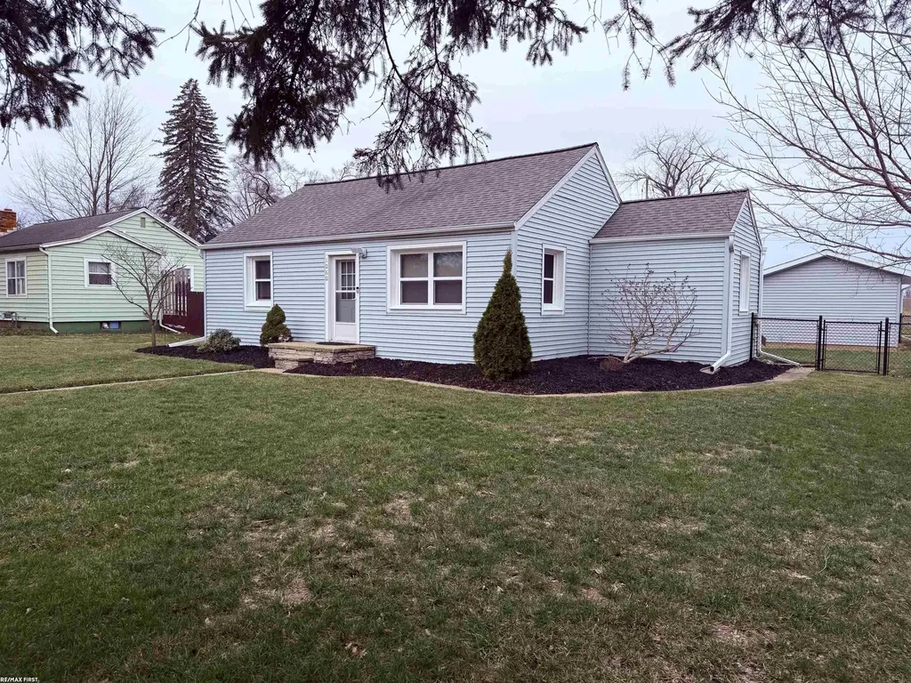 1060 S Kalamazoo Avenue Marshall City MI 49068