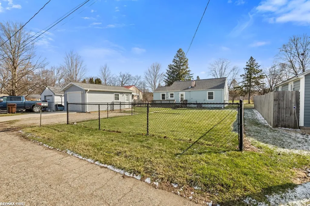 1060 S Kalamazoo Avenue Marshall City MI 49068