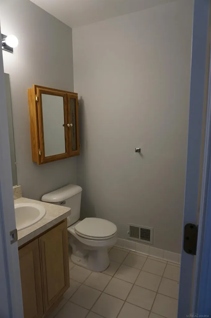 15568 Austin Court Clinton Charter Township MI 48035