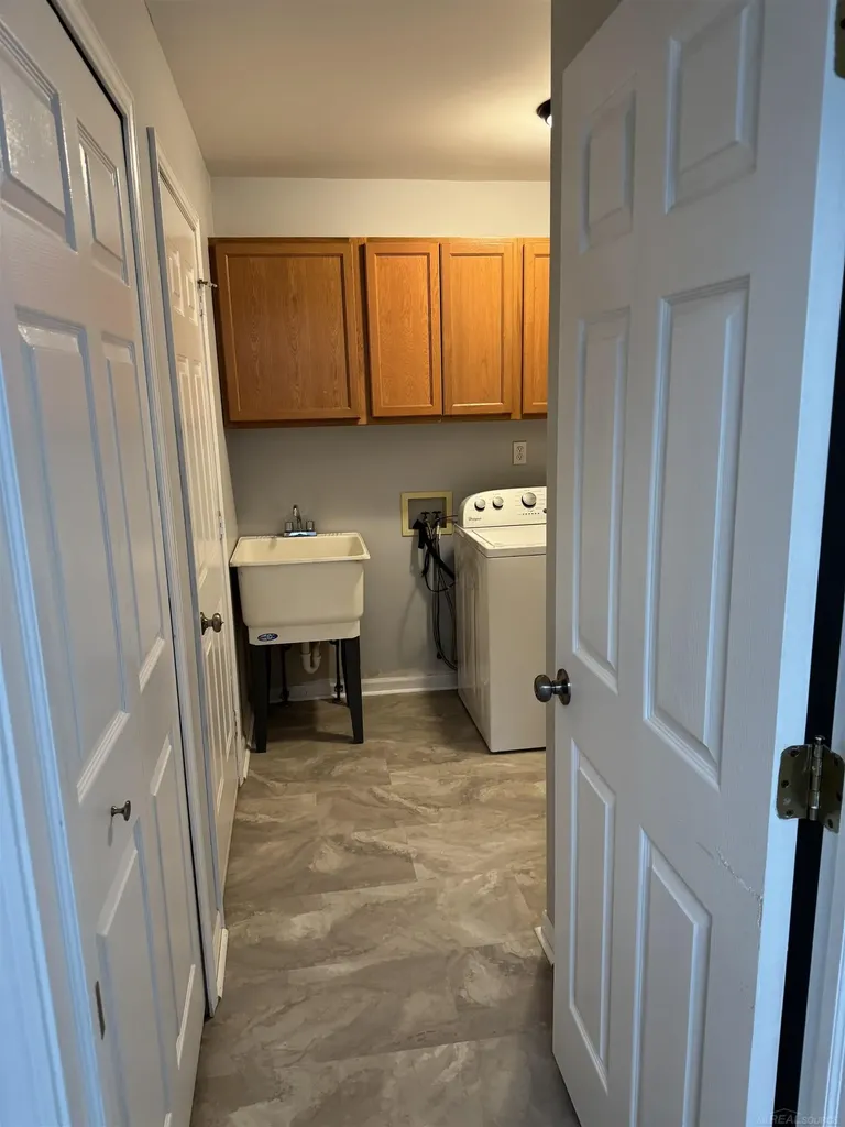 15568 Austin Court Clinton Charter Township MI 48035