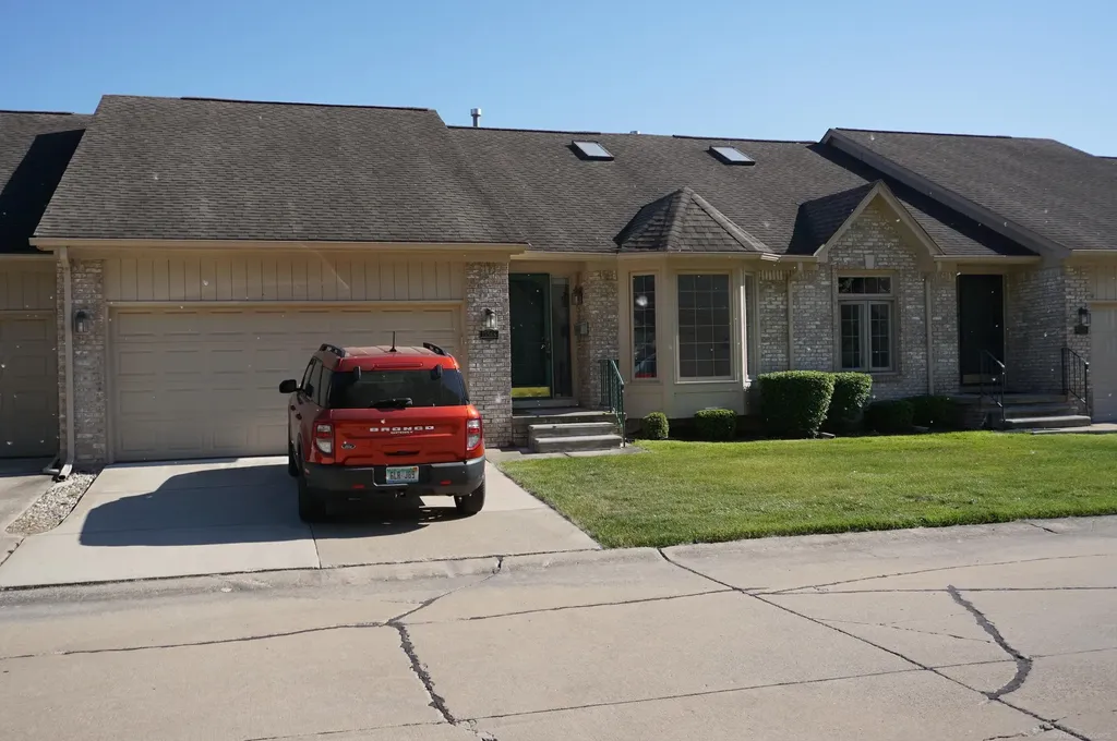 15568 Austin Court Clinton Charter Township MI 48035