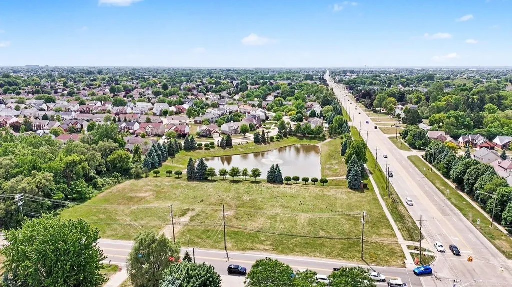 15170 15 Mile Road Sterling Heights City MI 48312