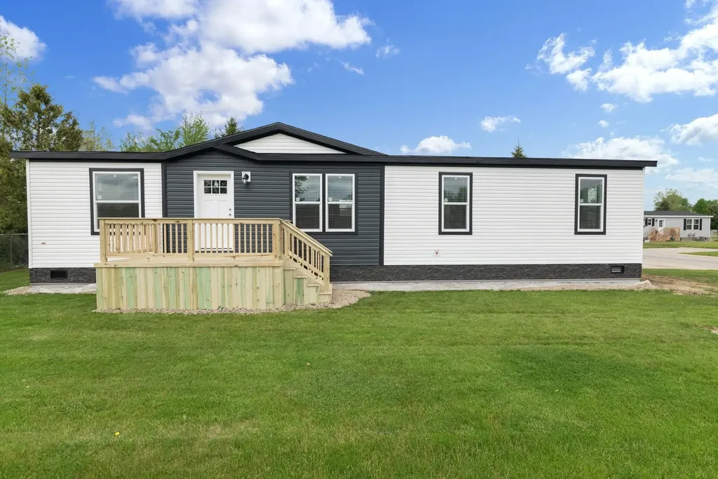 7198 W Mapleview Circle Brown City City MI 48416