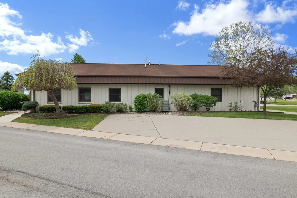 7198 W Mapleview Circle Brown City City MI 48416