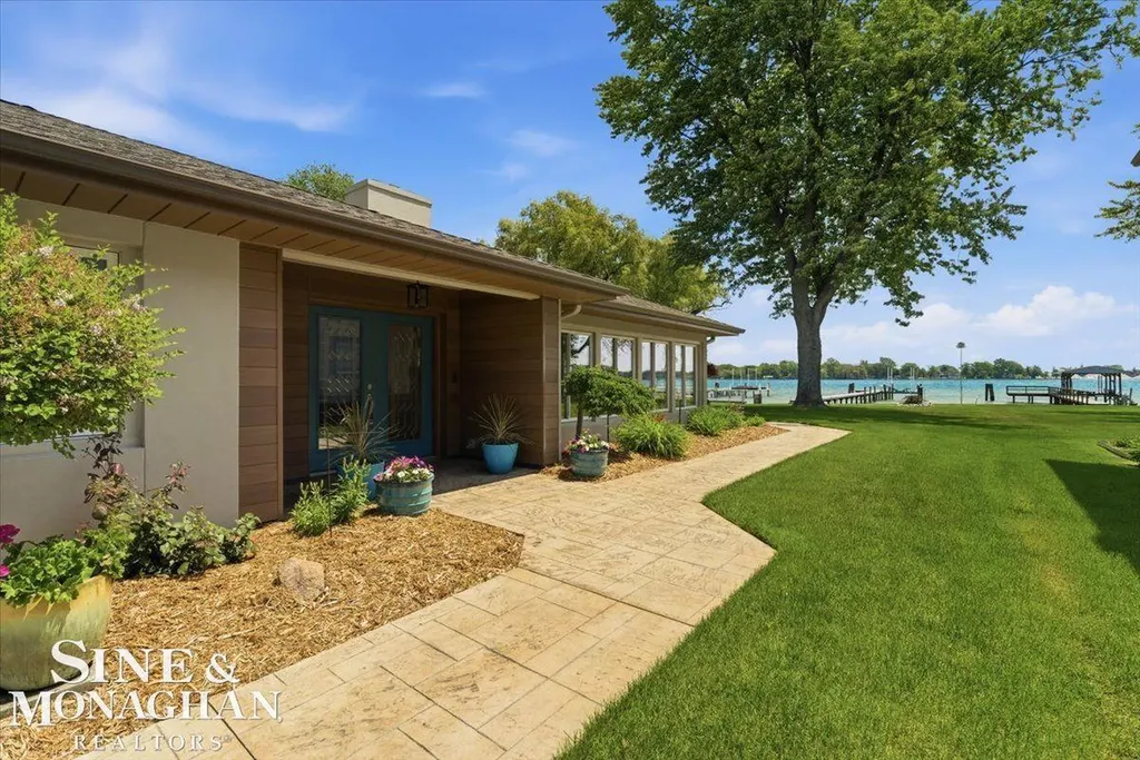 2035 S Parker Street Marine City City MI 48039