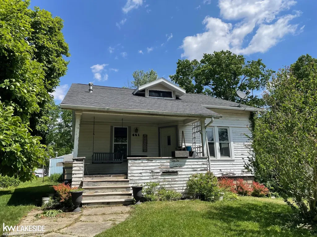 441 E Saint Clair Street Almont Village MI 48003