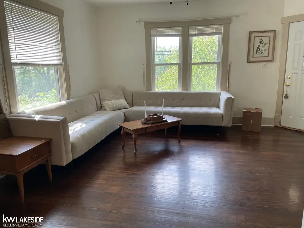 441 E Saint Clair Street Almont Village MI 48003