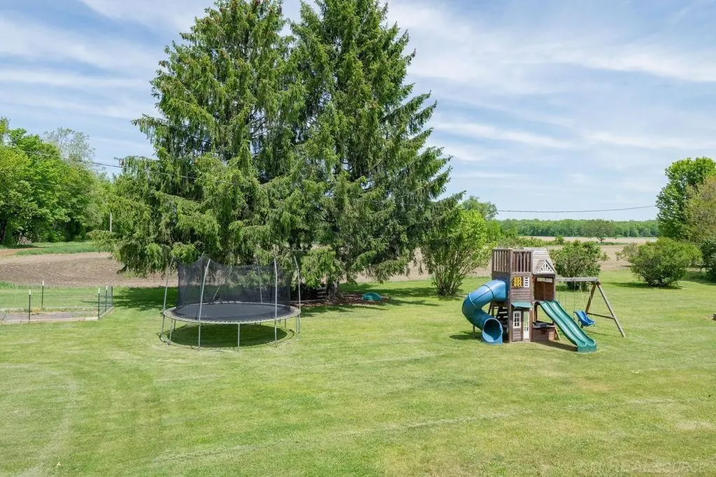 5021 Emery Road Sebewa Township MI 48875