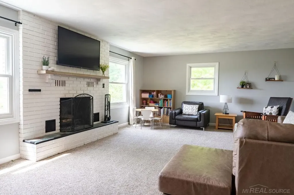 5021 Emery Road Sebewa Township MI 48875