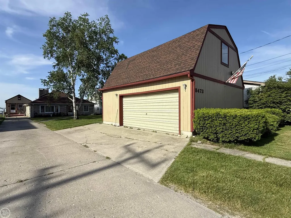 8473 Dixie Highway Ira Township MI 48023