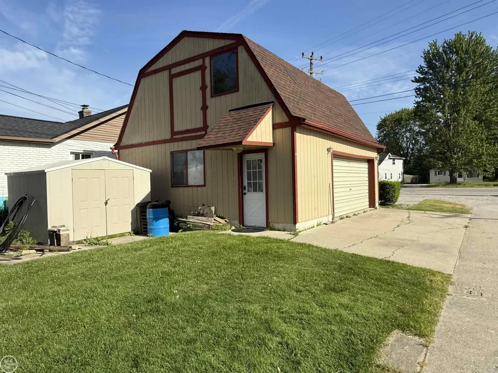 8473 Dixie Highway Ira Township MI 48023