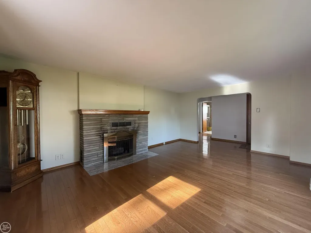 8473 Dixie Highway Ira Township MI 48023