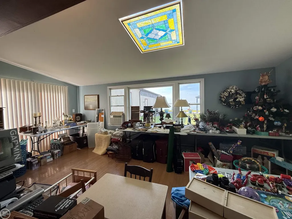 8473 Dixie Highway Ira Township MI 48023