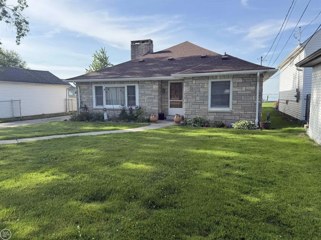 8473 Dixie Highway Ira Township MI 48023