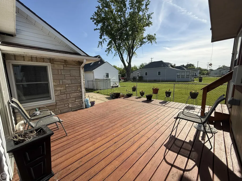 8473 Dixie Highway Ira Township MI 48023