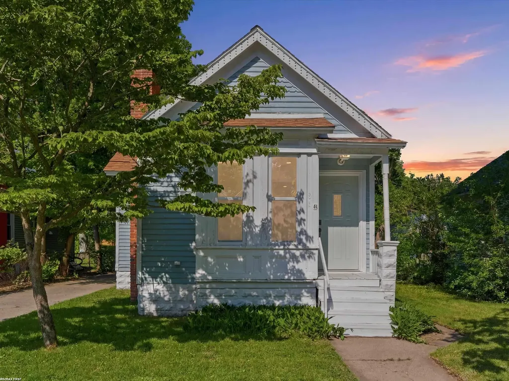 2519 Walnut Street Port Huron City MI 48060