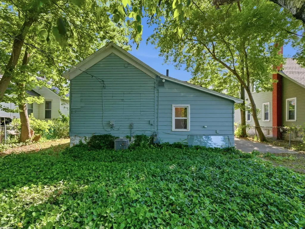 2519 Walnut Street Port Huron City MI 48060