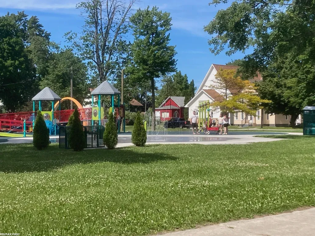 2519 Walnut Street Port Huron City MI 48060