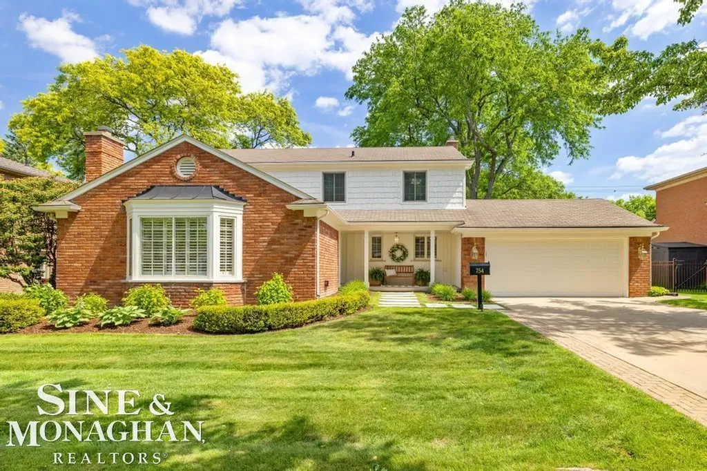 754 N Brys Drive Grosse Pointe Woods City MI 48236