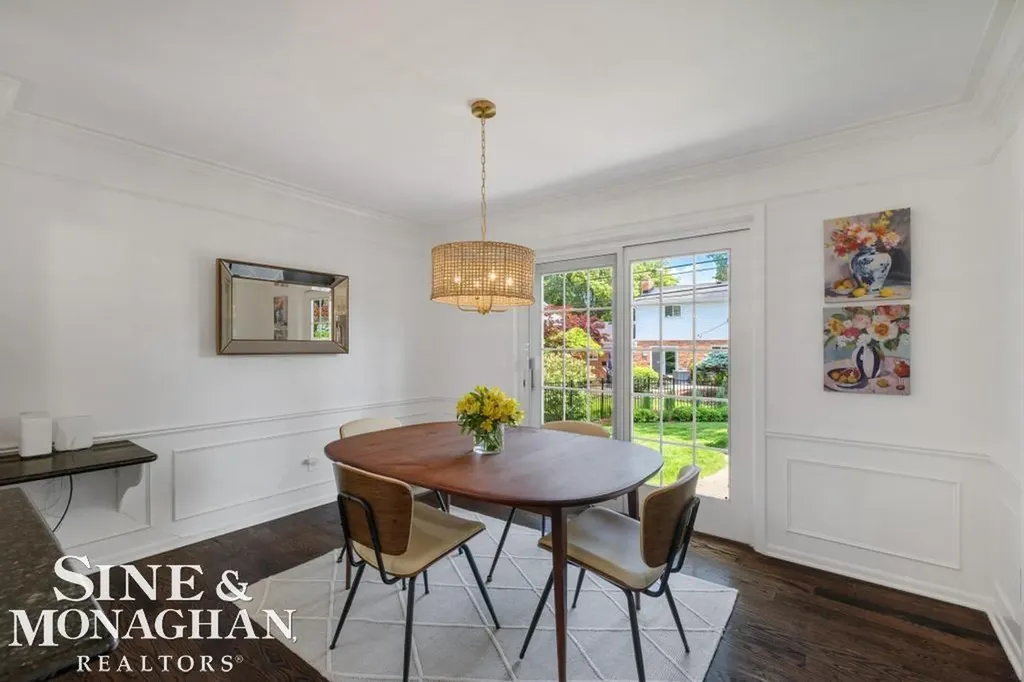 754 N Brys Drive Grosse Pointe Woods City MI 48236
