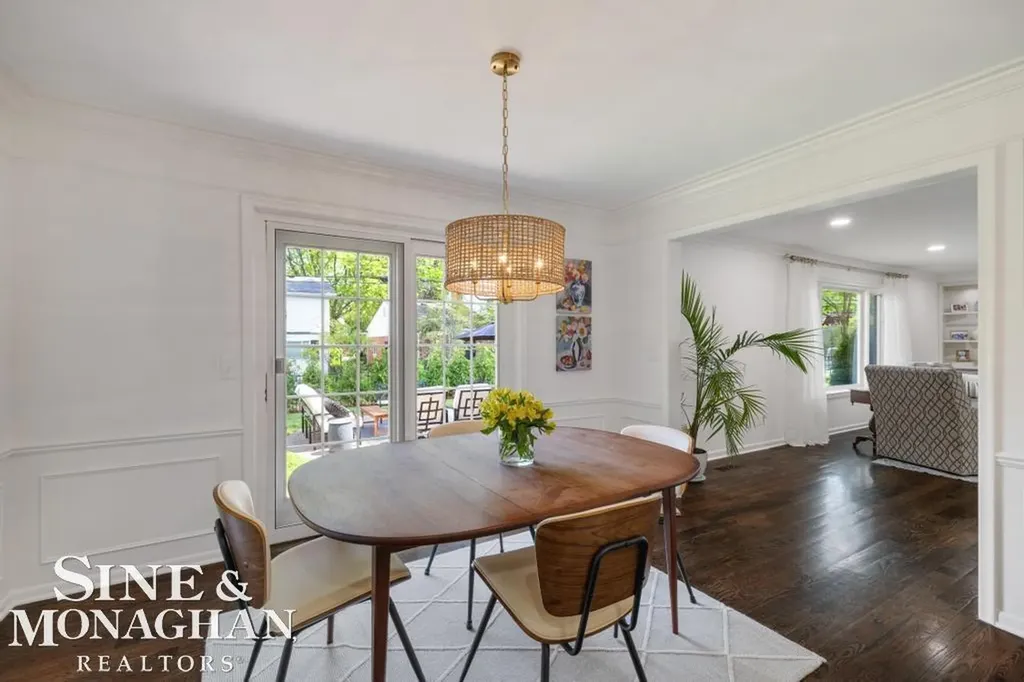 754 N Brys Drive Grosse Pointe Woods City MI 48236