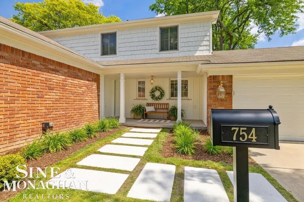 754 N Brys Drive Grosse Pointe Woods City MI 48236
