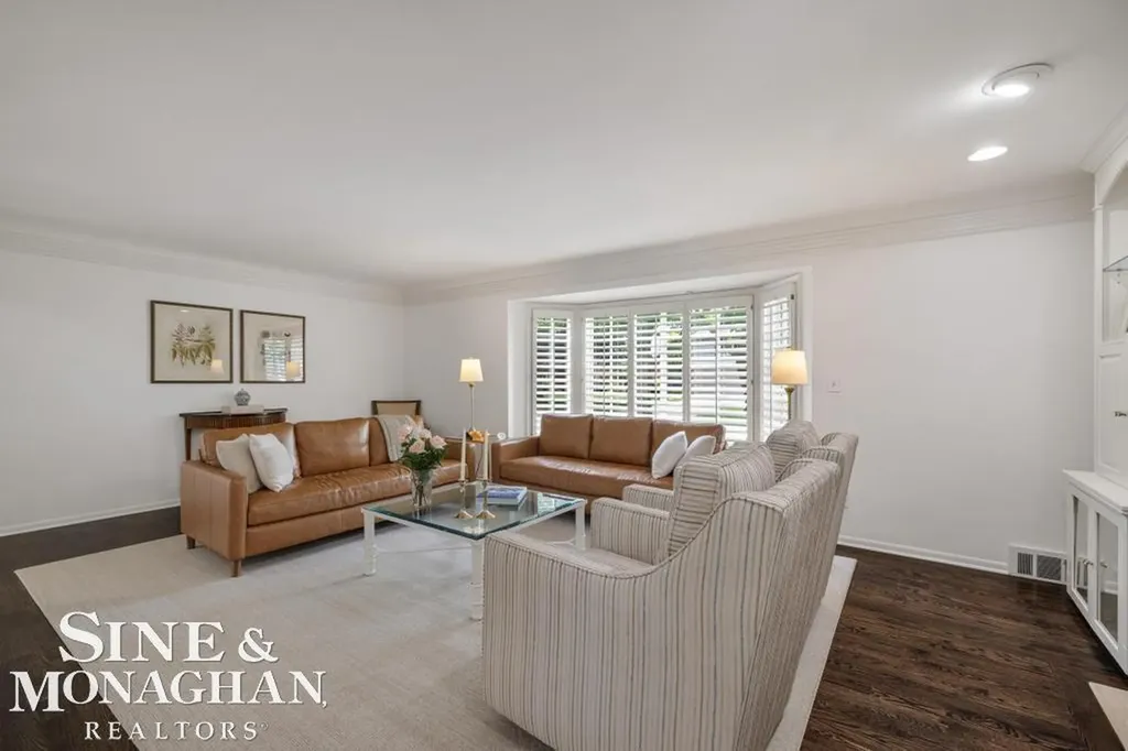 754 N Brys Drive Grosse Pointe Woods City MI 48236