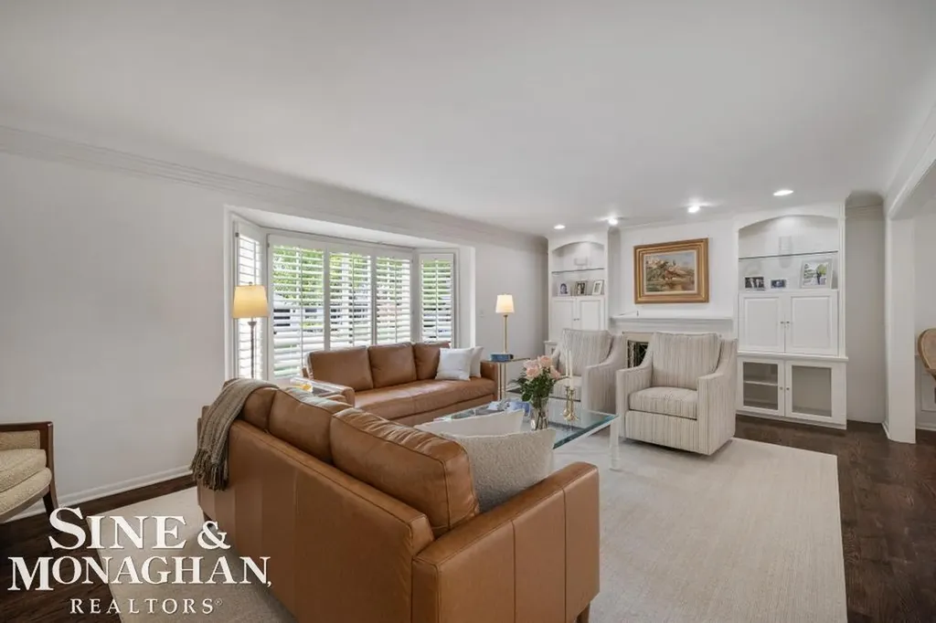 754 N Brys Drive Grosse Pointe Woods City MI 48236