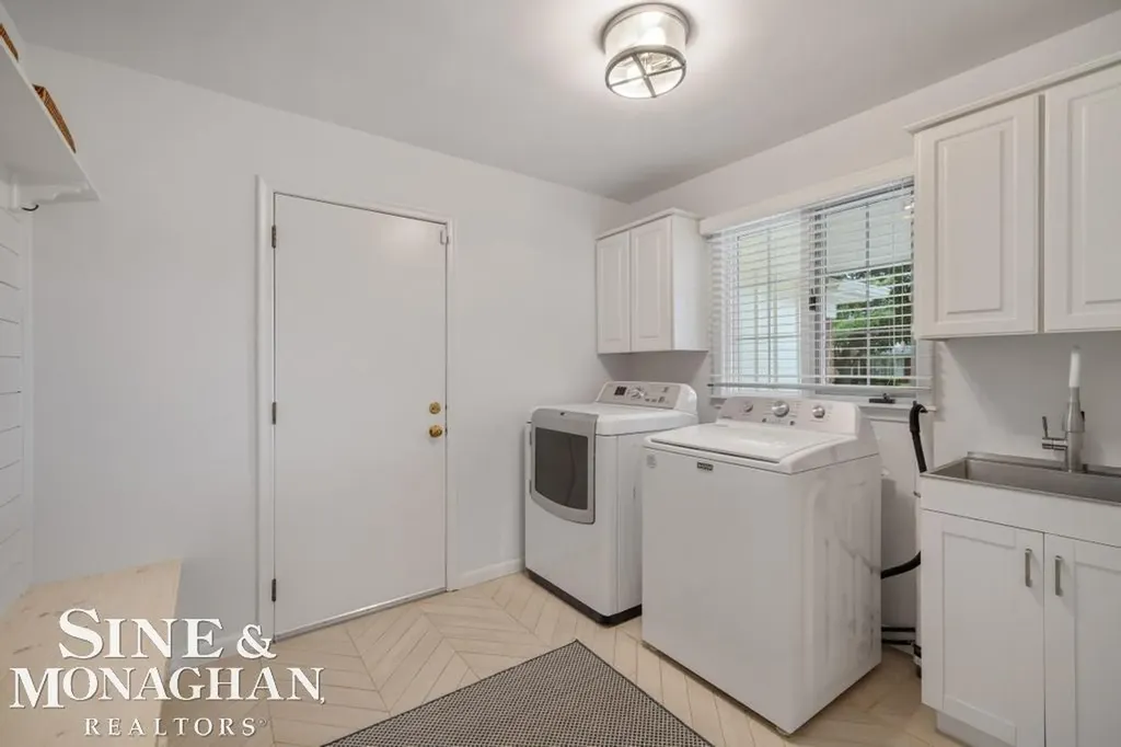 754 N Brys Drive Grosse Pointe Woods City MI 48236