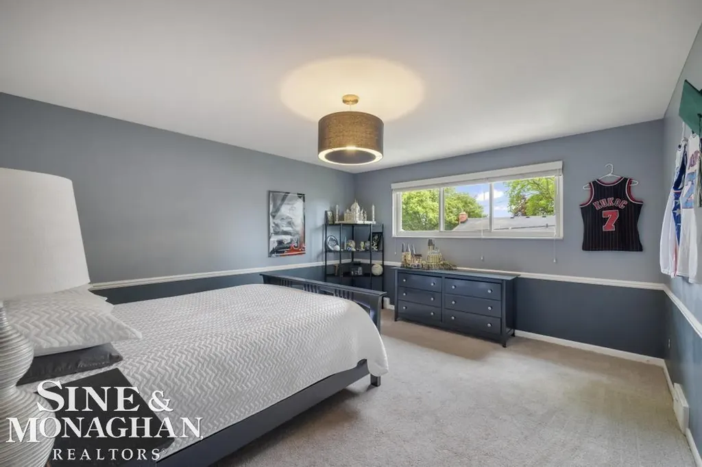 754 N Brys Drive Grosse Pointe Woods City MI 48236