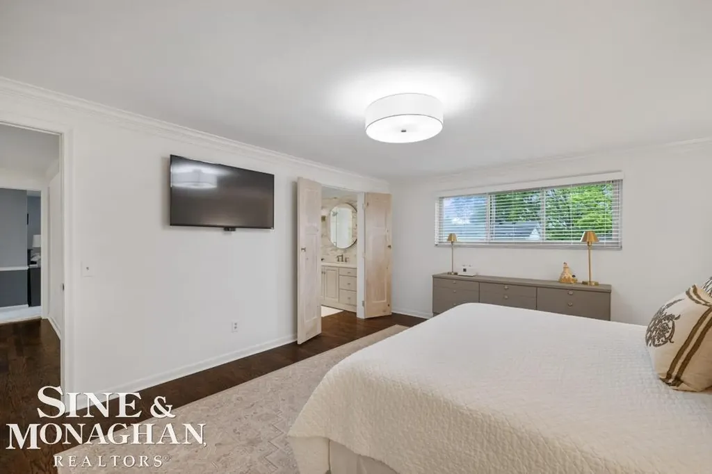 754 N Brys Drive Grosse Pointe Woods City MI 48236