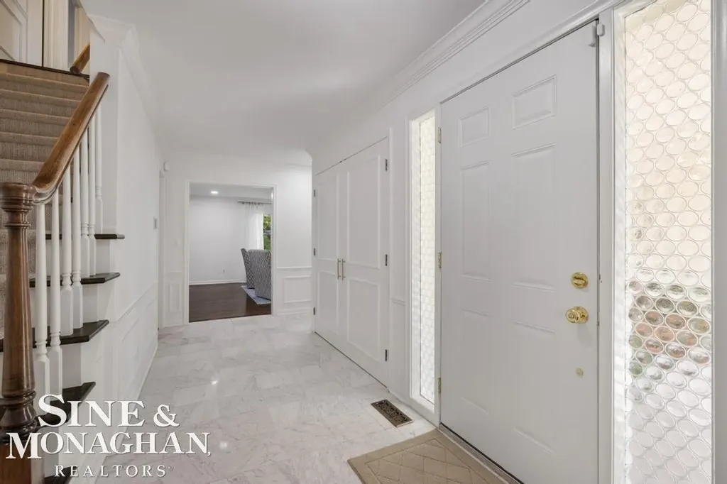 754 N Brys Drive Grosse Pointe Woods City MI 48236
