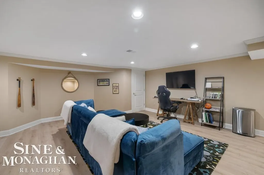 754 N Brys Drive Grosse Pointe Woods City MI 48236