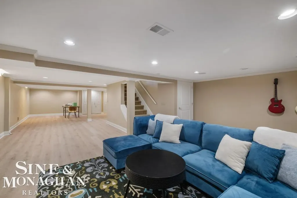 754 N Brys Drive Grosse Pointe Woods City MI 48236