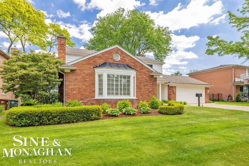 754 N Brys Drive Grosse Pointe Woods City MI 48236