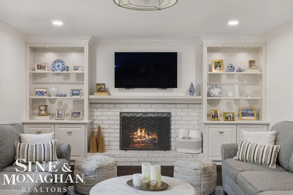 754 N Brys Drive Grosse Pointe Woods City MI 48236