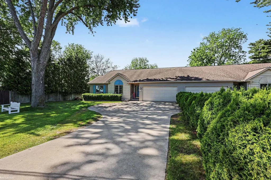 393 Pointe Tremble Road Algonac City MI 48001